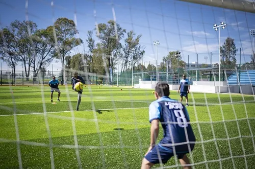 Inaugura Esparza Ortiz cancha de fútbol 7 del Complejo Deportivo Universitario y de Alto Rendimiento