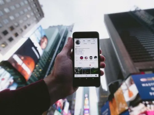 Instagram introduce filtros de realidad aumentada; reaccionan a la música