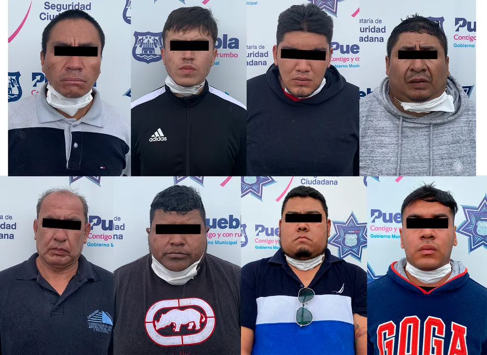 Policía municipal de Puebla detiene a ocho hombres por el robo de dos tractocamiones