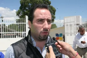 Autos en Puebla podrán circular con calcomanías cero