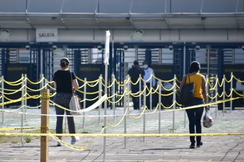 No hay condiciones para reactivar la actividad automotriz y de la construcción: Barbosa