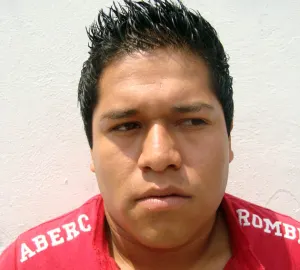 Elementos de la SSPTM detienen a sujeto con arma blanca