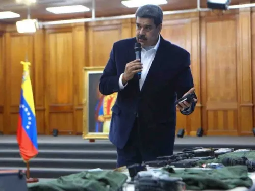 Maduro denuncia que Guaidó se reunió con exboina de EU