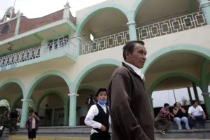 Pobladores de Xalitzintla piden atención médica por caída de ceniza