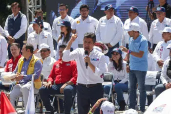 Eduardo Rivera niega cierre de campaña con “acarreados”; culpa a Morena por desprestigiarlo