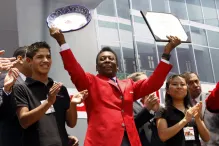 Luego de 40 años, “Pelé” regresa a Puebla; ofrece plática en UPAEP