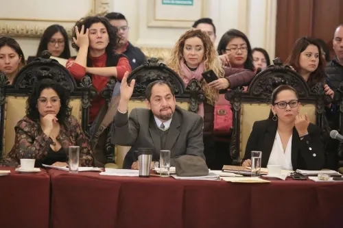 Regidores “presionan” a Rivera Vivanco para aceptar la renuncia del contralor