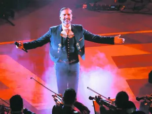 ‘Patricia’ frena a Alejandro Fernández
