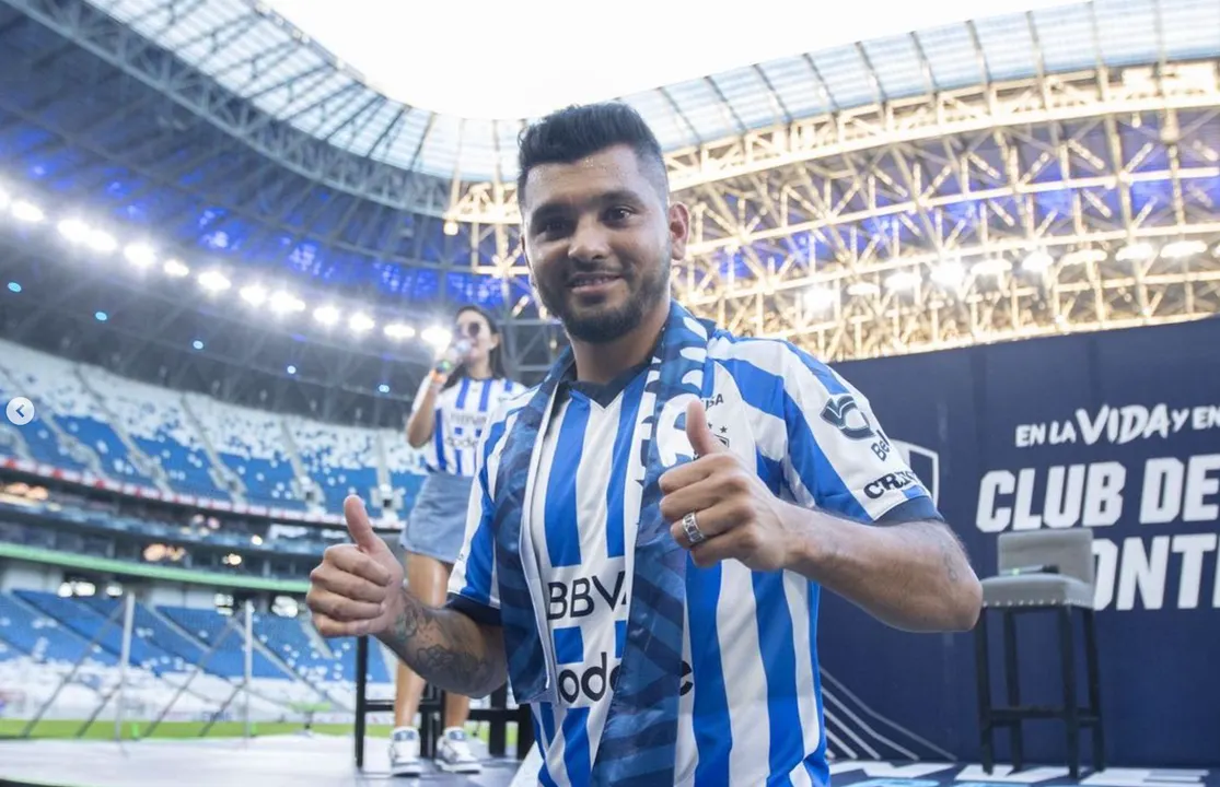 Tecatito Corona ofrece disculpas tras su arresto