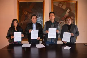 Acuerdan sindicato y gobierno de San Pedro contrato colectivo 2016