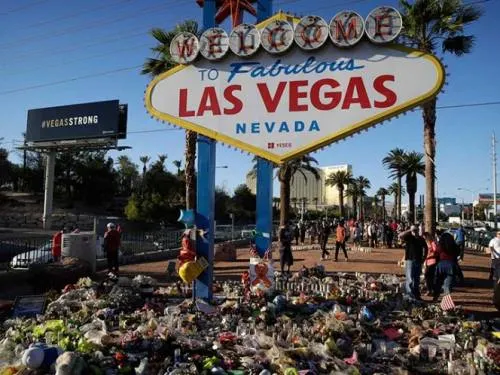 Atacante de Las Vegas disparó balas “incendiarias” a tanque de gasolina