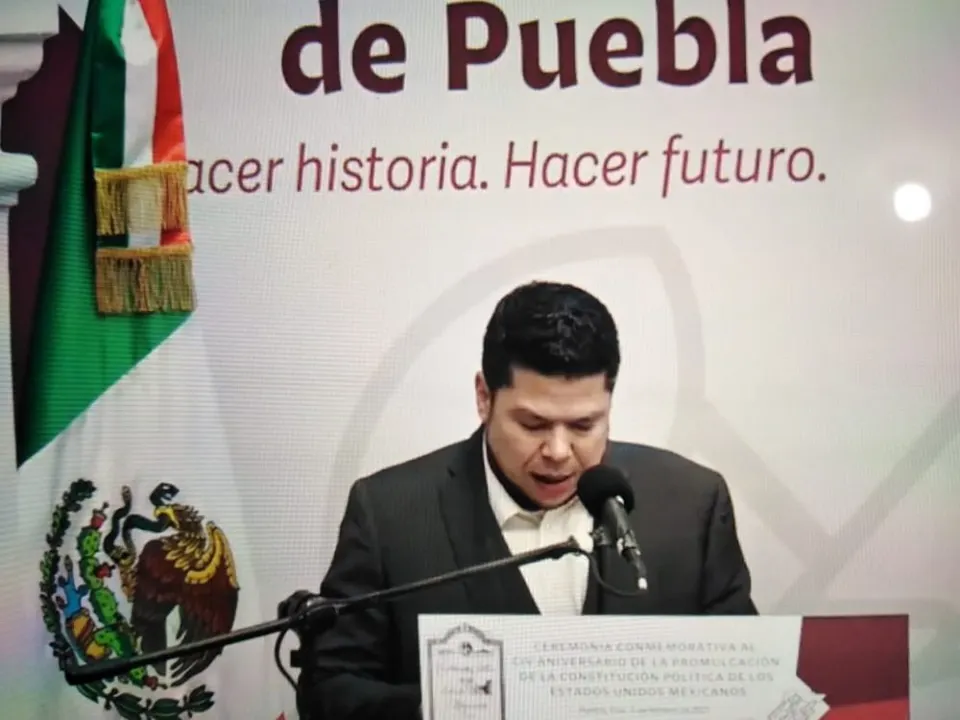 Puebla tiene un gran ejemplo defensor ultranza de los principios constitucionales: Biestro 