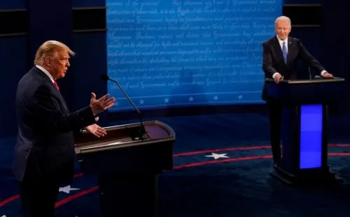 Estamos aprendiendo a vivir con el covid-19, dice Trump; aprendemos a morir, revira Biden