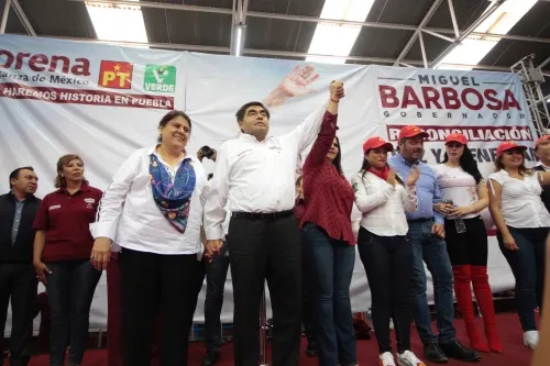 En Texmelucan, Barbosa se compromete a desterrar la inseguridad y dignificar el tianguis