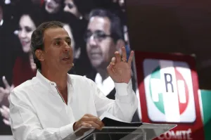 Pepe Chedraui llena de acarreados su informe en el PRI municipal