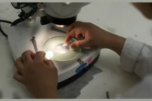 Laboratorio de la BUAP busca cura para el Alzheimer