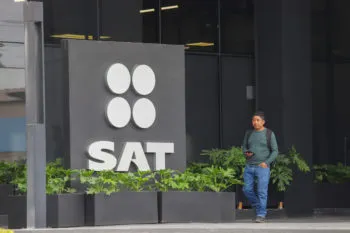 SAT anuncia deducciones para pagos de colegiaturas y transporte escolar en declaración anual