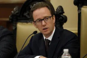 Asegura Luis Banck que se ajustarán cinturón en la Comuna tras gasolinazo