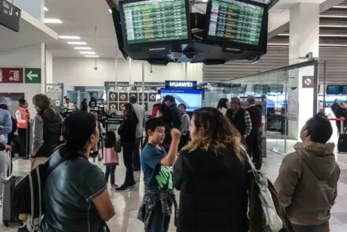 Arriba vuelo de Italia al AICM; hay dos pasajeros con fiebre