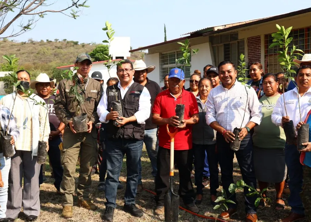 Acude Pável Gaspar a Izúcar y Tepeojuma para fortalecer acciones en favor del campo, el medio ambiente y la educación