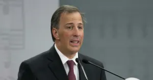 En tiempo y forma concluirá entrega de televisores, afirma Meade