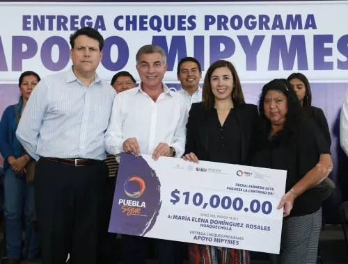 Entrega Tony Gali apoyos a MiPymes afectadas por el sismo del 19S