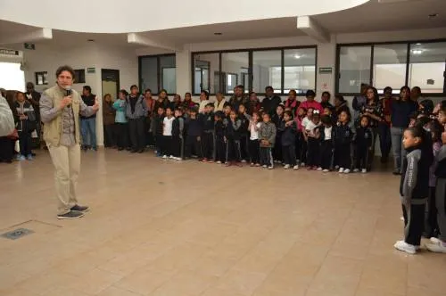 Se traslada primaria Lázaro Cárdenas de Cholula y reinicia clases