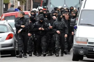Narco francés escapa mientras lo trasladan a prisión