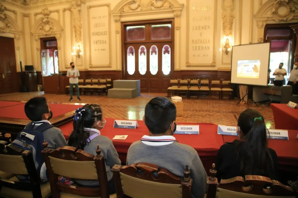 Niñas y niños tomaron la palabra en “Hoy soy regidor” para trabajar en el cuidado del medio ambiente y la seguridad de Puebla