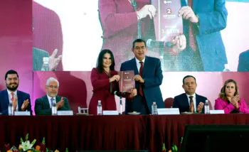 El gobernador de Puebla, Sergio Salomón Céspedes, condena la guerra en Oriente Medio