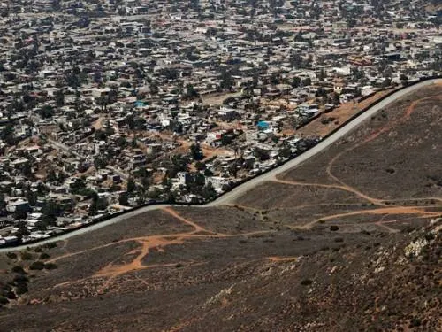 Oficina de Congreso: Muro fronterizo costaría más de lo previsto