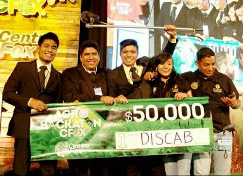 Estudiantes poblanos obtienen Premio Nacional con proyecto para el campo