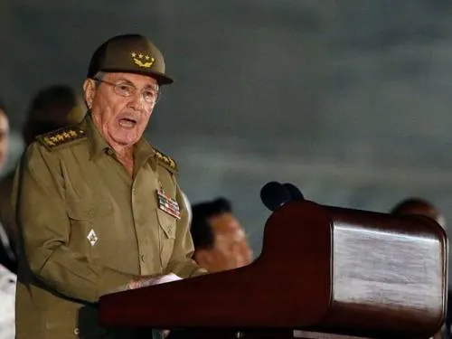 Raúl Castro se deslinda por ataques a diplomáticos