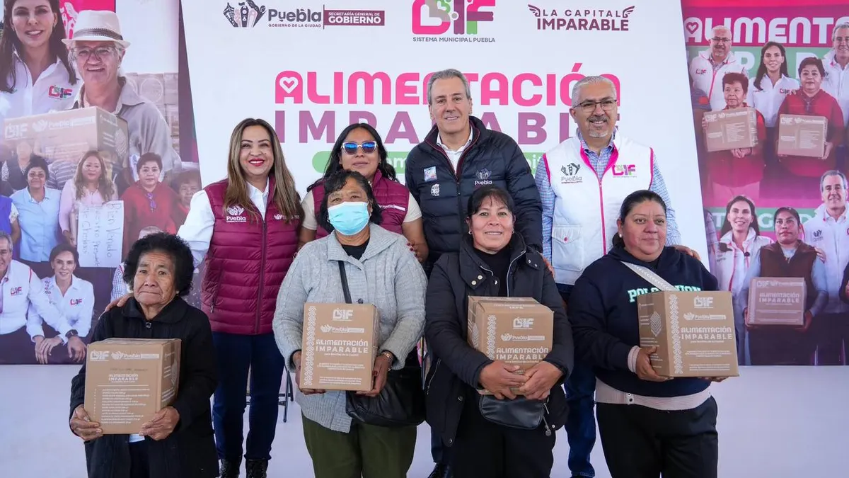 Ayuntamiento de Puebla entrega más de 2 mil despensas del programa Alimentación Imparable en San Baltazar Tetela