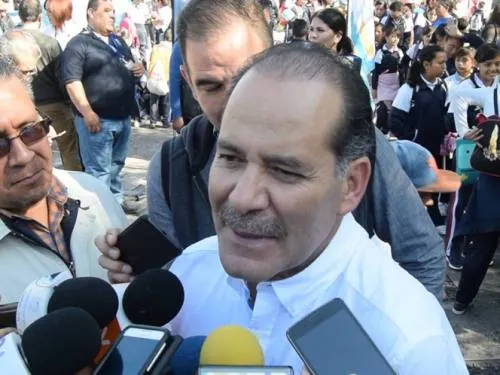 Gobernador de Aguascalientes se bajará el sueldo a 105 mil pesos
