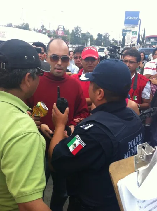 Policía interviene por enojo de votantes en casillas especiales de Puebla