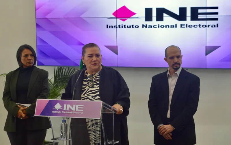 Plantea Sheinbaum auditorías al INE tras salida de Guadalupe Taddei y rechaza ataques misóginos