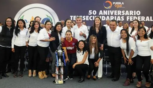 Tony Gali encabeza celebración del 50 aniversario de Telesecundarias Federales