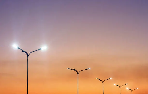 Chile restablece el 90% del suministro eléctrico tras masivo apagón que afectó a 8 millones de hogares