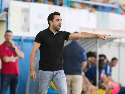 Xavi Hernández debuta como entrenador