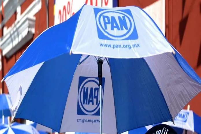 El mundo al revés en el PAN: los tradicionales quieren hacer fraude y los morenovallistas piden democracia