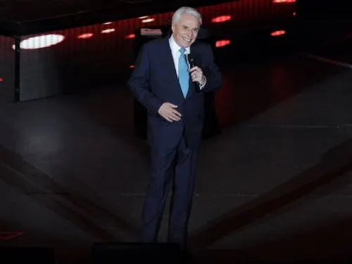 Enrique Guzmán será intervenido quirúrgicamente