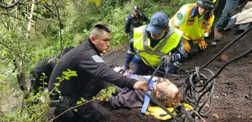 Así rescataron a hombre que cayó a cráter del volcán Xitle