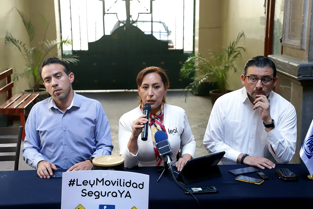 Oswaldo Jimenez Guadalupe Leal Eduardo Alcantara