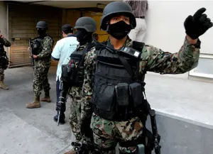 Comando roba armas a Marinos en Valle de Chalco