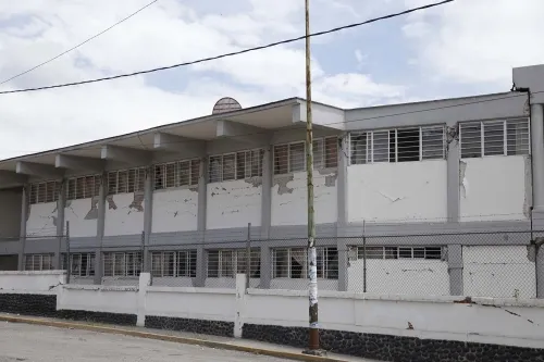 Reciben mobiliario escuelas afectadas por el sismo del 19-S de 2017
