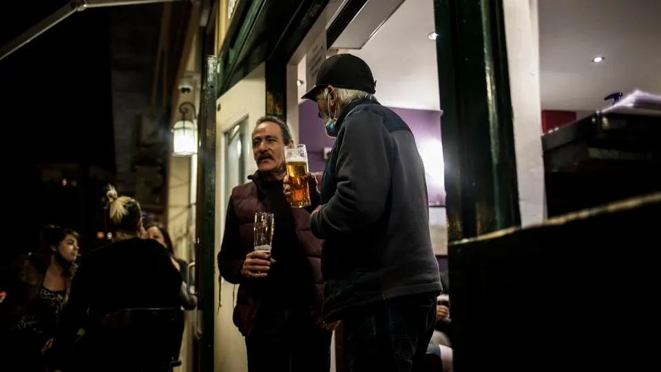 Tras tres meses de cierre, Inglaterra reabre comercios no esenciales
