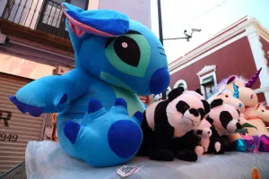 Disminuyen ventas de flores y peluches