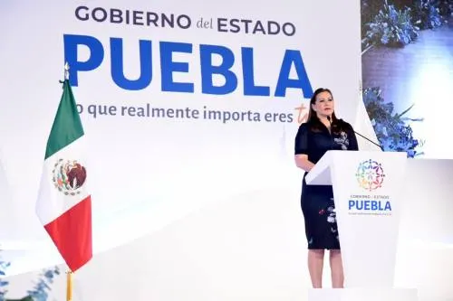 Gobernadora Martha Erika se comprometió a trabajar incansablemente por las familias poblanas