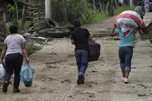 Libran oficinas municipales de los partidos daños por Earl